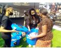Infos congo - Actualités Congo - Kinshasa-La fondation Roselyne Mbombo apporte un soutien en vivres aux vendeuses du marché Libération à...