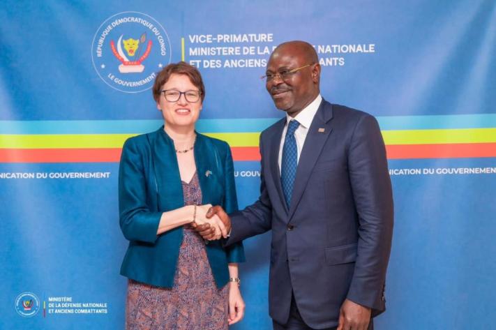 Coopération RDC - Grande Bretagne :Guy Kabombo reçoit les adieux de l'ambassadrice britannique Alyson King