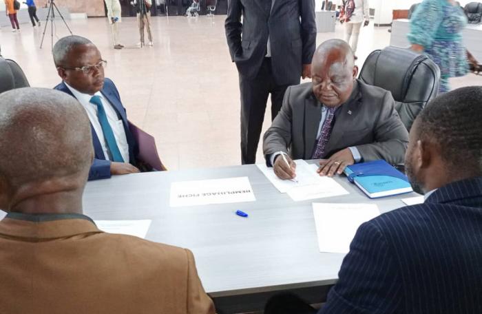 Info Congo - Actualité Congo -  - -Élection du bureau définitif de l'Assemblée nationale : l'Alliance des Acteurs Attachés au Peuple soutient la candidature de Mbusanyamwisi !
