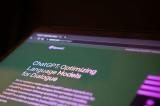 Apple en négociation avec OpenAI pour intégrer sa technologie dans l’iPhone