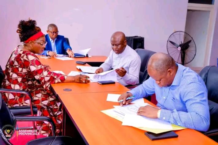 Kongo-Central : l’Assemblée provinciale dénonce la précarité financière et interpelle le gouvernement