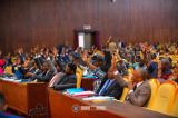 Grogne à l’hémicycle, ville morte, le bras de fer…