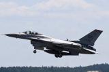 Les F-16 occidentaux arrivent en Ukraine : la Russie tente de riposter en 