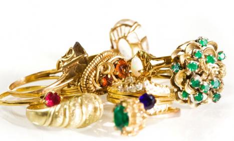 Infos congo - Actualités Congo - -Le retour des bijoux colorés et des bagues empilables