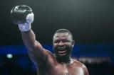 Boxe : Martin Bakole expéditif face à Haruna Osumanu, KO dès le premier round