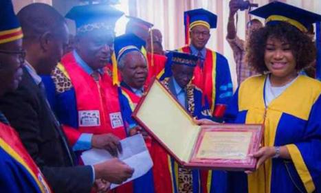 Infos congo - Actualités Congo - -L’artiste musicienne Barbara Kanam élevée au rang de "docteur honoris causa"