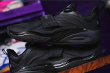 La Kai 1 en mode « Triple Black »