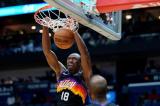 NBA: 10 points, 11 rebonds et 2 passes décisives​, Bismack Biyombo, le joueur des Phoenix Suns, a fait s'abattre une tempête solaire sur les San Antonio Spurs 
