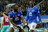 Yannick Bolasie et Romelu Lukaku parlent lingala sur le terrain 