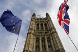 Brexit : malgré la demande d’un nouveau report, le processus de ratification continue à Bruxelles