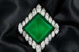 Une spectaculaire broche en émeraude mise aux enchères par la maison Christie's