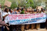 Mongala : les enseignants et agents de la Fonction publique dénoncent les services désagréables de la banque censée les payer 