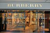 Burberry s'engage à ne plus détruire ses invendus