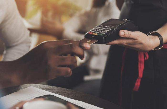 Info Congo - Actualité Congo -  - -TPE : A partir du 31 juillet, les terminaux de paiement électronique dans les commerces ne se feront plus qu'en franc congolais (BCC) 