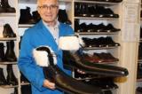 Coronavirus : Ils inventent des chaussures de taille 75 pour garantir la distance interpersonnelle