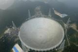 Espace : l'immense téléscope chinois FAST capte une centaine d'étranges signaux