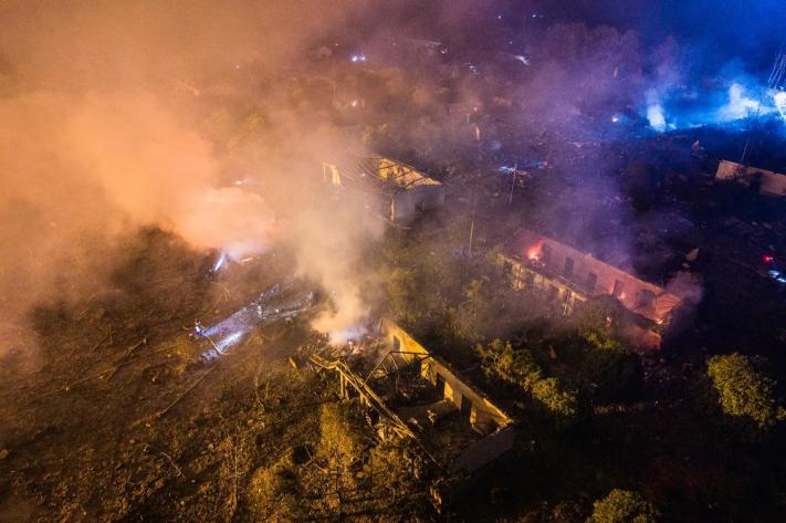 Chine: au moins 21 morts et 61 blessés et d'importants dégâts matériels dans une puissante déflagration qui a ravagé une usine de feux d’artifice