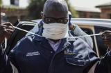 Coronavirus : des vendeurs ambulants sans scrupules revendent des masques réutilisés à Kinshasa.