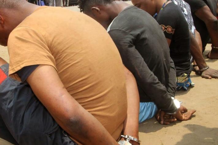 Tshopo : 14 présumés criminels armés présentés à la presse à Kisangani