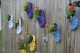 Tuto Crocs : faites un pot de fleur avec une chaussure en plastique