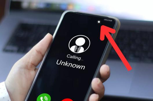 Cybercriminalité: Si ce voyant apparaît sur votre smartphone, on vous espionne discrètement