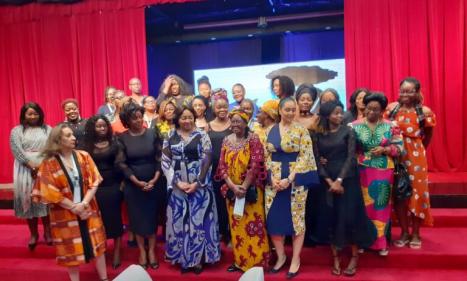 Infos congo - Actualités Congo - -Littérature : Denise Nyakeru Tshisekedi apporte son soutien à l’association “Femmes de...