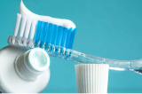 Ce type de dentifrice est à bannir de votre liste de courses !