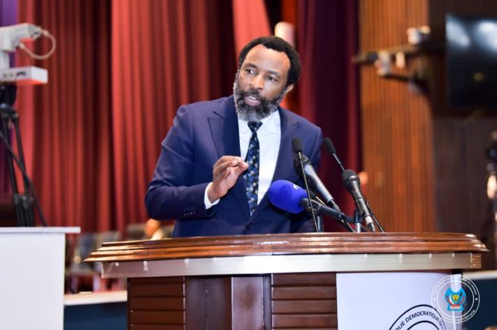 Le député Crispin Mbindule interpelle le ministre de la Défense sur la montée des violences à l’Est