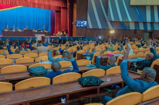 Insécurité au Sud-Kivu : des mouvements citoyens dénoncent l’inaction des députés nationaux et exigent un contrôle parlementaire immédiat
