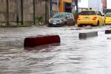 Inondations à Kinshasa : des travaux de curage des caniveaux vont s’intensifier d’ici la fin de la semaine, annonce le ministère des infrastructures