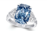 Joaillerie : à la découverte du rarissime diamant bleu dont tout le monde parle
