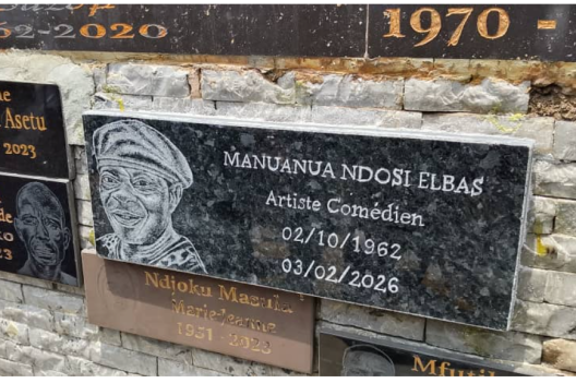 Kinshasa : une plaque nominative du comedien Elbas installée à la Place des artistes