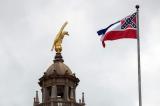L’emblème confédéré retiré du drapeau du Mississippi