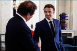Emmanuel Macron poursuit ses consultations avec les partis politiques