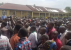 -Mai-Ndombe: les enseignants de Nioki assiègent l’agent payeur de la Caritas