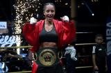 Boxe: La championne française d'origine congolaise, Estelle Mossely, conserve sa ceinture IBO des poids légers