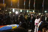 Arrivée de la dépouille d'Etienne Tshisekedi à Kinshasa: Après l'étape de l'aéroport, le cortège funèbre en route pour l'hôpital du cinquantenaire 