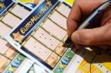 une jeune britannique veut poursuivre la societe de loterie Euromillions car sa victoire 