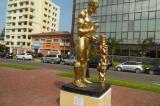 La Fondation T. Luhaka honore André Lufwa : quatre monuments en bronze exposés sur le boulevard Tshatshi