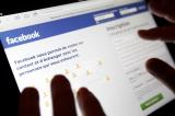 Facebook supprime des centaines de pages