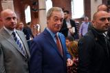 Coup de théâtre à Londres : l’autre roi du Brexit, Nigel Farage, quitte le navire