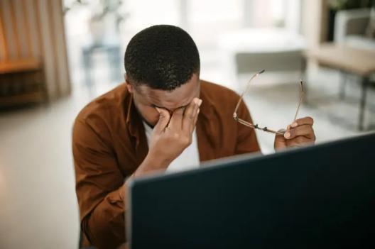 Fatigue visuelle : comment protéger sa vue à l'ère des écrans