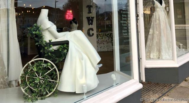 Mediacongonet Actualités Une Boutique Expose Une Robe