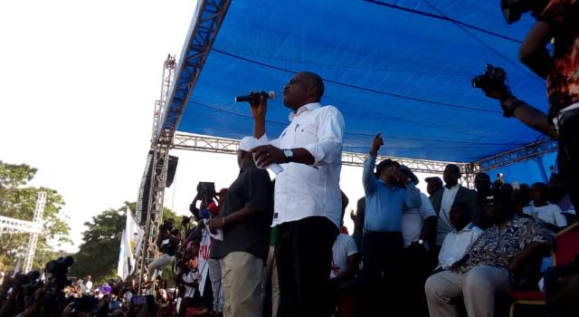 https://www.mediacongo.net/cache/fayulu_meeting_19_0214_jpg_640_350_1.jpeg