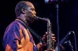 Saxophone : le Nigérian Femi Kuti bat le record du monde après deux tentatives