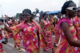 Kikwit : des jeunes filles participent au concours du port de pagne