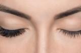 Beauté des yeux : mettre correctement ses faux-cils