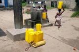Kinshasa : le manque d'eau potable expose les femmes et filles aux violences sexuelles