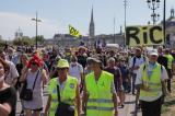 France: les Gilets jaunes font leur retour au front des revendications 
