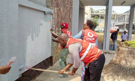 Infos congo - Actualités Congo - -Mandela day : la fondation Vodacom Congo s’engage à repeindre les bâtiments des cliniques...